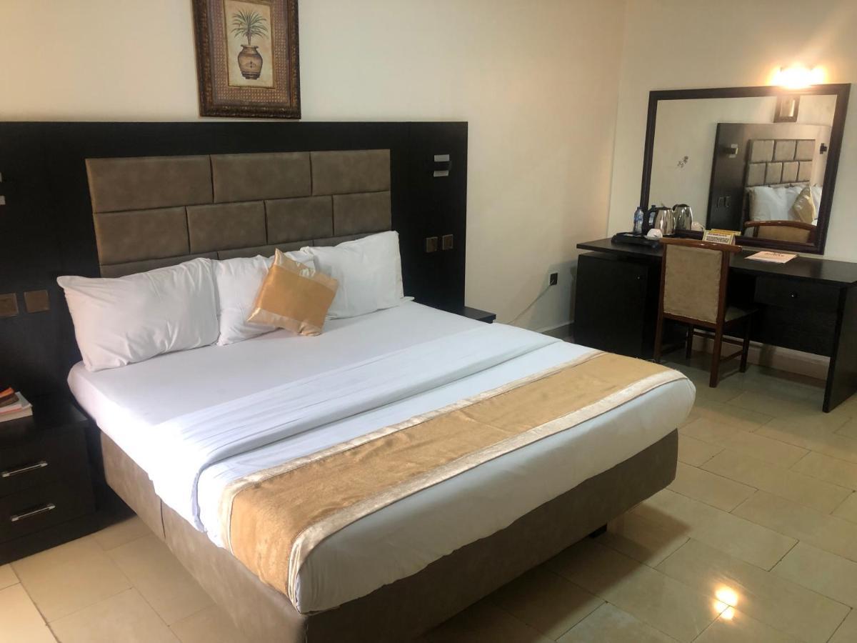 Roban Hotels Limited Ενούγκου Εξωτερικό φωτογραφία